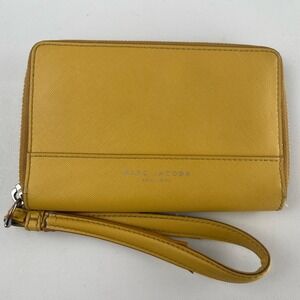 Marc Jacobs Saffiano Zip Leather Phone Wristlet Wallet Mustard Yellow READ